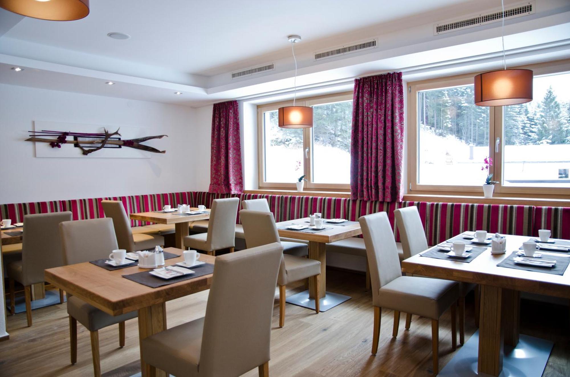 Hotel Garni Alpenland Ischgl Ngoại thất bức ảnh